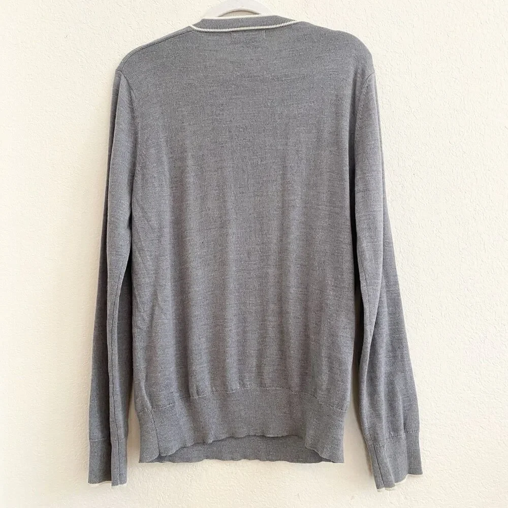 Banana Republic Men’s V-neck Slim Fit Merino Wool Gray Sweater‎ Large